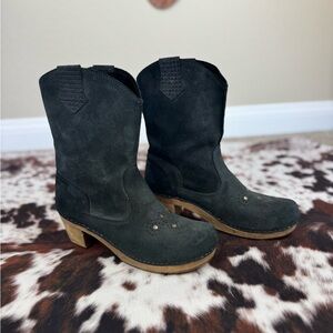 Sanita Black Suede Clog Heeled Stud Boots Sz 10
